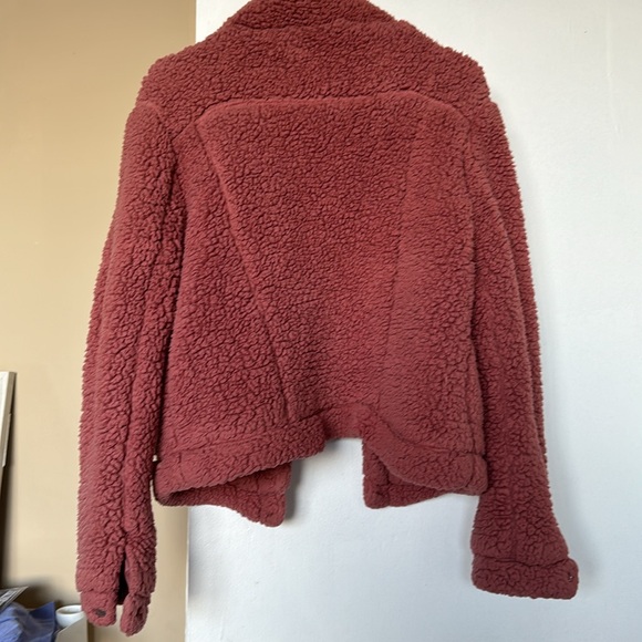 Urban Outfitters Fluffy Coat - Picture 4 of 4